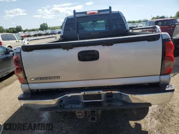 2006 Chevrolet Silverado 1500 LT1 with VIN 2GCEK19V561259455, listed as a Copart auction lot 64430245 with 262,394 mi miles and Salvage title. Bid and sale history available at DreamBid. Image 6.