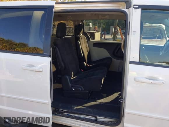 2013 Dodge Grand Caravan SE с VIN 2C4RDGBG6DR543511, выставлен на аукционе IAAI как лот 43350223 с пробегом 215 995 миль миль и . История ставок и продаж доступна на DreamBid. Изображение 8.