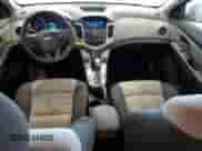 2014 Chevrolet Cruze LS z VIN 1G1PA5SH2E7457864, wystawiony jako Copart lot #85175535 z przebiegiem 140 535 mil mil oraz Szkoda całkowita • Salvage title. Historia ofert i sprzedaży dostępna na DreamBid. Obrazek 8.