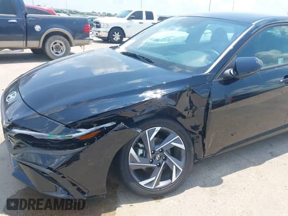 2025 Hyundai Elantra Blue with VIN KMHLM4DJ6SU133073, listed as a IAAI auction lot 42933976 with 6,503 mi miles and . Bid and sale history available at DreamBid. Image 6.