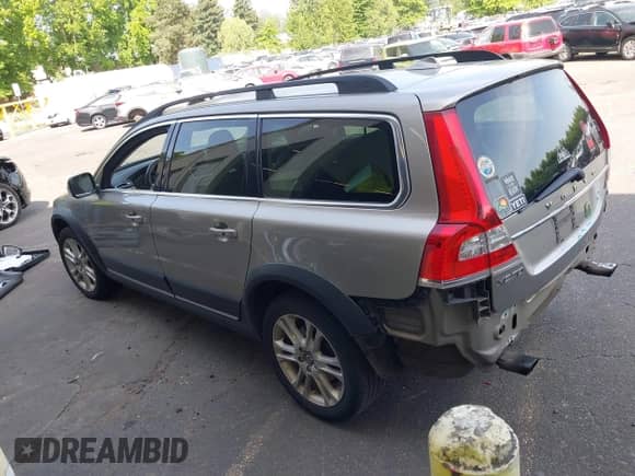 2016 Volvo XC70 T5 Premier z VIN YV4612NK0G1237425, wystawiony jako IAAI lot #42476626 z przebiegiem 139 207 mil mil oraz . Historia ofert i sprzedaży dostępna na DreamBid. Obrazek 15.