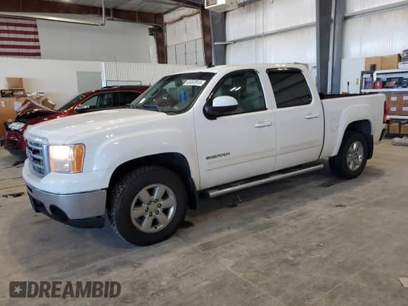 2010 GMC Sierra 1500 SLT z VIN 3GTRKWE35AG240729, wystawiony jako Copart lot #63497815 z przebiegiem 210 299 mil mil oraz Szkoda całkowita • Salvage title. Historia ofert i sprzedaży dostępna na DreamBid. Obrazek 1.