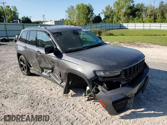 2024 Jeep Grand Cherokee Altitude with VIN 1C4RJHAG0RC233757, listed as a Copart auction lot 81026415 with 7,838 mi miles and Salvage title. Bid and sale history available at DreamBid. Image 15.