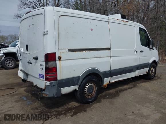 2007 Dodge Sprinter with VIN WD0PE745475201287, listed as a IAAI auction lot 41922474 with 280,976 mi miles and . Bid and sale history available at DreamBid. Image 4.