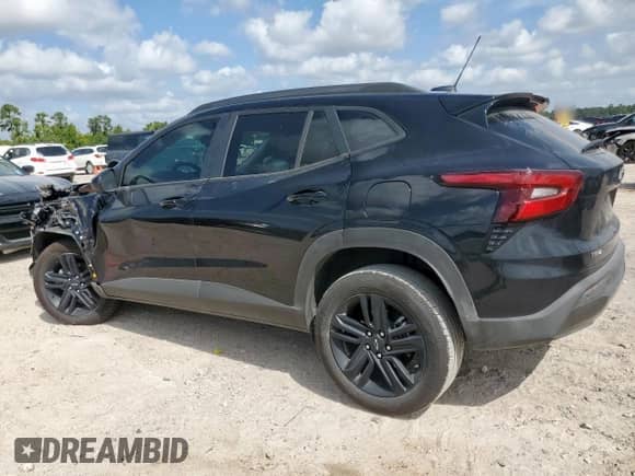 2025 Chevrolet Trax ACTIV with VIN KL77LKEP4SC171596, listed as a Copart auction lot 70832115 with 18,482 mi miles and Salvage title. Bid and sale history available at DreamBid. Image 2.