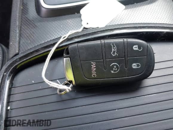 2015 Chrysler 300 S с VIN 2C3CCAGG5FH797545, выставлен на аукционе IAAI как лот 42615328 с пробегом 168 582 миль миль и . История ставок и продаж доступна на DreamBid. Изображение 11.