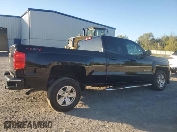 2018 Chevrolet Silverado 1500 LT z VIN 1GCVKREC6JZ239783, wystawiony jako Copart lot #84482565 z przebiegiem 95 213 mil mil oraz Szkoda całkowita • Salvage title. Historia ofert i sprzedaży dostępna na DreamBid. Obrazek 3.
