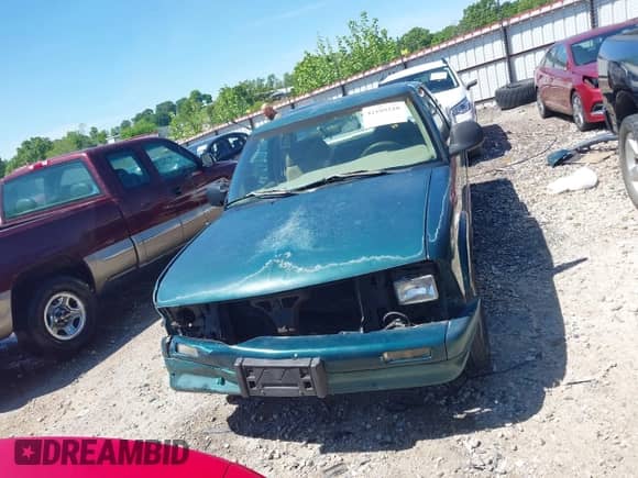 1996 Chevrolet S-10 LS с VIN 1GCCS19X9T8167430, выставлен на аукционе IAAI как лот 42189210 с пробегом 104 987 миль миль и . История ставок и продаж доступна на DreamBid. Изображение 13.
