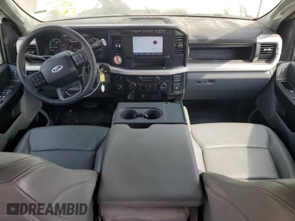 2024 Ford F-250 XL с VIN 1FT7W2BT9REF83927, выставлен на аукционе Copart как лот 89907005 с пробегом 13 228 миль миль и Списание • Salvage title. История ставок и продаж доступна на DreamBid. Изображение 8.