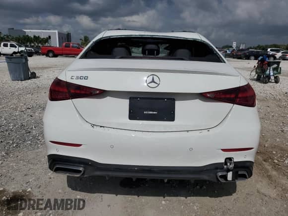 2024 Mercedes-Benz C 300 z VIN W1KAF4GB8RR226237, wystawiony jako Copart lot #67365155 z przebiegiem Nie podano mil oraz Nie do naprawy • Non repairable. Historia ofert i sprzedaży dostępna na DreamBid. Obrazek 6.