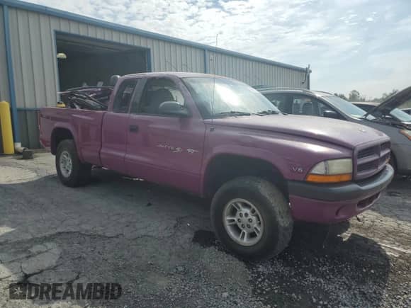 1997 Dodge Dakota z VIN 1B7GG23X8VS253156, wystawiony jako Copart lot #66837315 z przebiegiem 190 961 mil mil oraz Szkoda całkowita • Salvage title. Historia ofert i sprzedaży dostępna na DreamBid. Obrazek 4.