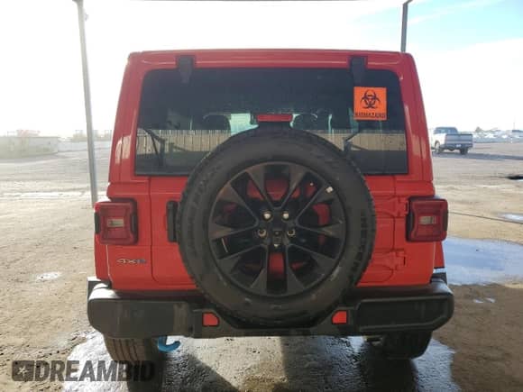 2024 Jeep Wrangler Sahara with VIN 1C4RJXP6XRW233093, listed as a Copart auction lot 86624915 with 44,369 mi miles and Clean title. Bid and sale history available at DreamBid. Image 6.