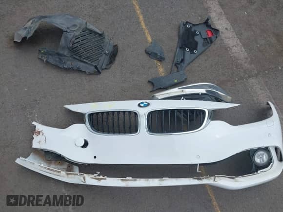 2014 BMW 4 Series 435i xDrive z VIN WBA3R5C59EK186119, wystawiony jako IAAI lot #41968020 z przebiegiem 97 187 mil mil oraz . Historia ofert i sprzedaży dostępna na DreamBid. Obrazek 12.