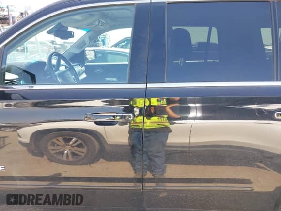 2016 Chevrolet Tahoe LTZ z VIN 1GNSCCKC7GR224422, wystawiony jako IAAI lot #42774543 z przebiegiem 174 217 mil mil oraz . Historia ofert i sprzedaży dostępna na DreamBid. Obrazek 14.