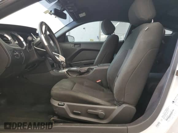 2014 Ford Mustang V6 with VIN 1ZVBP8AM9E5268170, listed as a Copart auction lot 85117255 with 120,761 mi miles and Clean title. Bid and sale history available at DreamBid. Image 7.