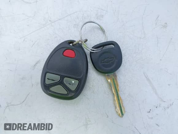 2008 Chevrolet Silverado 1500 1LT z VIN 3GCEK13M28G134679, wystawiony jako IAAI lot #43165639 z przebiegiem 173 910 mil mil oraz . Historia ofert i sprzedaży dostępna na DreamBid. Obrazek 11.