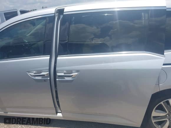 2014 Honda Odyssey Touring с VIN 5FNRL5H91EB079475, выставлен на аукционе IAAI как лот 42903189 с пробегом 158 675 миль миль и . История ставок и продаж доступна на DreamBid. Изображение 15.