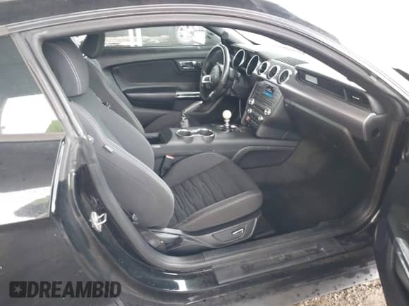 2017 Ford Mustang EcoBoost Premium с VIN 1FA6P8TH2H5212831, выставлен на аукционе IAAI как лот 42311038 с пробегом 79 290 миль миль и . История ставок и продаж доступна на DreamBid. Изображение 5.