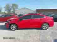 2018 Chevrolet Cruze LT с VIN 1G1BE5SM1J7112041, выставлен на аукционе IAAI как лот 43370283 с пробегом 165 938 миль миль и . История ставок и продаж доступна на DreamBid. Изображение 14.