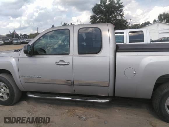 2007 Chevrolet Silverado 1500 Work Truck с VIN 1GCEK19J37Z550316, выставлен на аукционе IAAI как лот 43279859 с пробегом 172 892 миль миль и . История ставок и продаж доступна на DreamBid. Изображение 14.