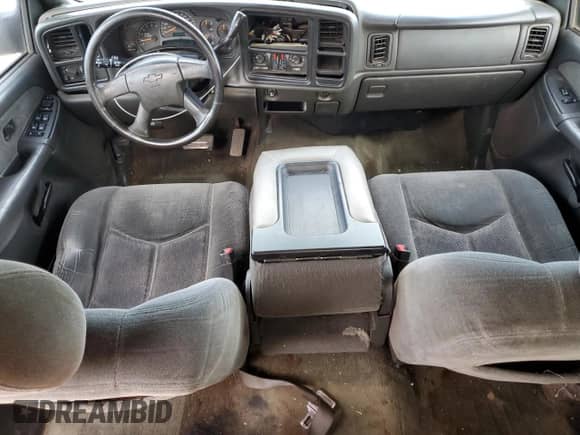 2003 Chevrolet Silverado 1500HD LT с VIN 1GCGC13U33F144265, выставлен на аукционе Copart как лот 70311494 с пробегом 328 805 миль миль и Списание • Salvage title. История ставок и продаж доступна на DreamBid. Изображение 8.