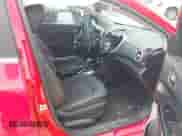 2016 Chevrolet Sonic RS z VIN 1G1JG6SB1G4158098, wystawiony jako IAAI lot #42075726 z przebiegiem 114 045 mil mil oraz . Historia ofert i sprzedaży dostępna na DreamBid. Obrazek 5.