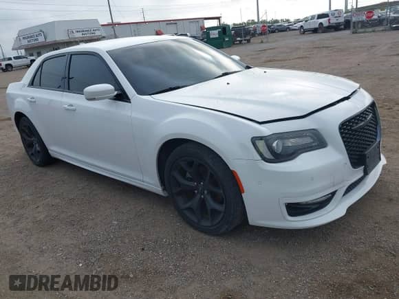 2022 Chrysler 300 Touring L с VIN 2C3CCADG8NH134389, выставлен на аукционе IAAI как лот 42298353 с пробегом 50 783 миль миль и . История ставок и продаж доступна на DreamBid. Изображение 1.
