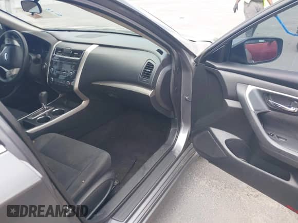 2015 Nissan Altima 2.5 z VIN 1N4AL3AP6FC142438, wystawiony jako IAAI lot #43253178 z przebiegiem 169 651 mil mil oraz . Historia ofert i sprzedaży dostępna na DreamBid. Obrazek 5.