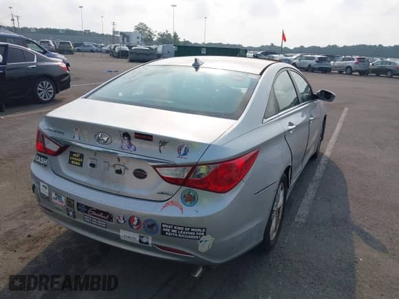 2013 Hyundai Sonata Limited с VIN 5NPEC4AC2DH649465, выставлен на аукционе IAAI как лот 42928527 с пробегом 108 270 миль миль и . История ставок и продаж доступна на DreamBid. Изображение 4.