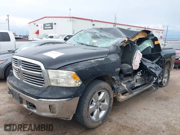 2013 Ram 1500 Big Horn z VIN 1C6RR7LT4DS503866, wystawiony jako IAAI lot #42618230 z przebiegiem Nie podano mil oraz . Historia ofert i sprzedaży dostępna na DreamBid. Obrazek 16.