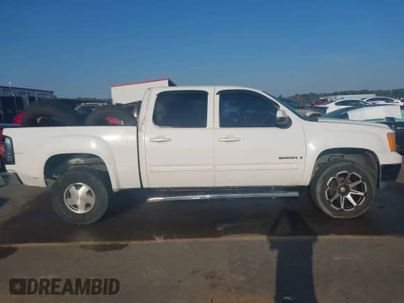 2009 GMC Sierra 1500 SLT with VIN 3GTEK33M59G204348, listed as a IAAI auction lot 43004676 with 319,861 mi miles and . Bid and sale history available at DreamBid. Image 13.