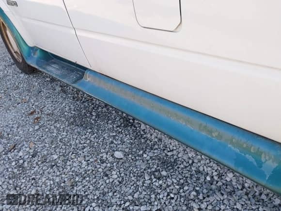 2000 Chevrolet Astro Cargo YF7 z VIN 1GBDM19W9YB161695, wystawiony jako IAAI lot #42682040 z przebiegiem 100 665 mil mil oraz . Historia ofert i sprzedaży dostępna na DreamBid. Obrazek 6.