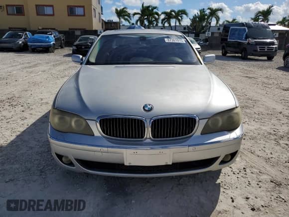 2006 BMW 7 Series 750Li z VIN WBAHN83556DT32380, wystawiony jako Copart lot #87381915 z przebiegiem Nie podano mil oraz Nie do naprawy • Non repairable. Historia ofert i sprzedaży dostępna na DreamBid. Obrazek 5.