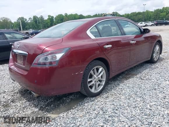 2012 Nissan Maxima SV z VIN 1N4AA5AP3CC860834, wystawiony jako IAAI lot #42429509 z przebiegiem 96 939 mil mil oraz . Historia ofert i sprzedaży dostępna na DreamBid. Obrazek 4.