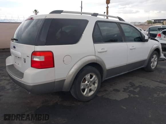 2005 Ford Freestyle SEL с VIN 1FMDK02135GA00506, выставлен на аукционе IAAI как лот 42571510 с пробегом Не указан миль и . История ставок и продаж доступна на DreamBid. Изображение 4.