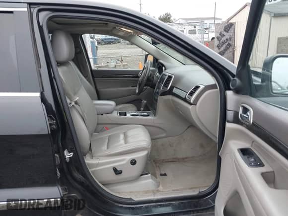 2012 Jeep Grand Cherokee Laredo z VIN 1C4RJFAG0CC293775, wystawiony jako IAAI lot #43186102 z przebiegiem 174 699 mil mil oraz . Historia ofert i sprzedaży dostępna na DreamBid. Obrazek 5.