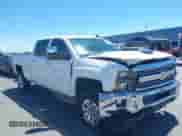 2018 Chevrolet Silverado 2500HD LTZ с VIN 1GC1KWEY3JF276719, выставлен на аукционе IAAI как лот 42923749 с пробегом 183 716 миль миль и . История ставок и продаж доступна на DreamBid. Изображение 6.