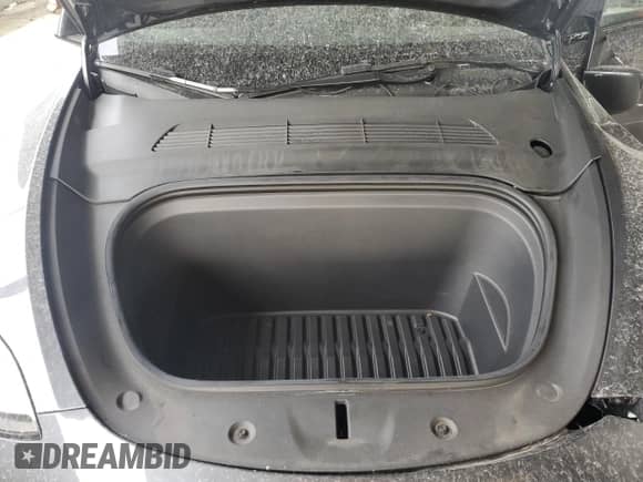 2022 Tesla Model Y Long Range with VIN 7SAYGDEE9NA005748, listed as a Copart auction lot 62662084 with 19,912 mi miles and Non repairable. Bid and sale history available at DreamBid. Image 12.