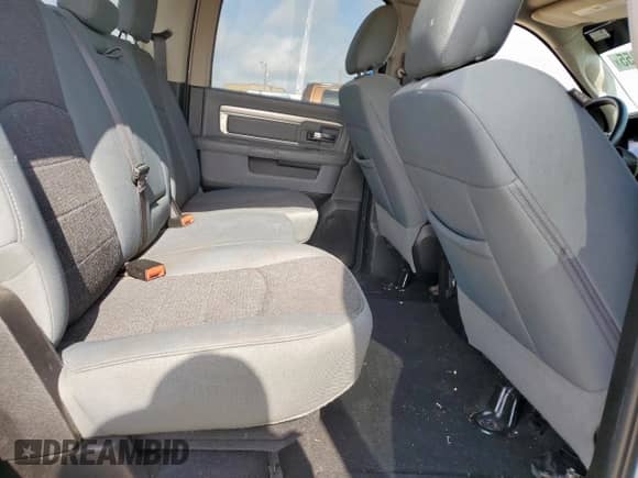 2019 Ram 1500 Big Horn z VIN 1C6RR6LT9KS572754, wystawiony jako Copart lot #61597355 z przebiegiem 105 066 mil mil oraz Szkoda całkowita • Salvage title. Historia ofert i sprzedaży dostępna na DreamBid. Obrazek 10.