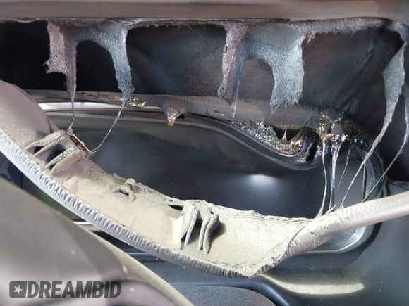 2024 Chevrolet Suburban LT с VIN 1GNSCCKT6RR222440, выставлен на аукционе IAAI как лот 42151548 с пробегом Не указан миль и . История ставок и продаж доступна на DreamBid. Изображение 7.