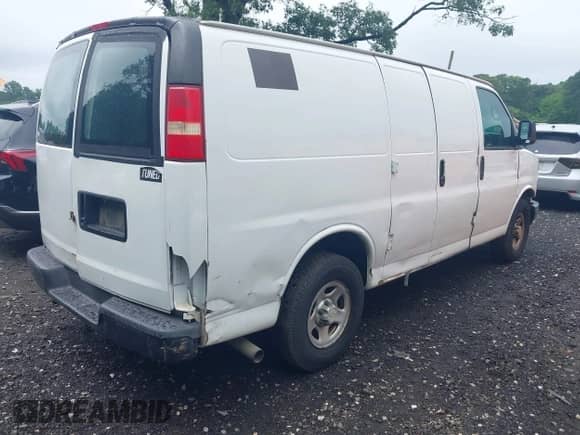 2007 Chevrolet Express Cargo z VIN 1GCFG15X471177057, wystawiony jako IAAI lot #42634978 z przebiegiem 147 128 mil mil oraz . Historia ofert i sprzedaży dostępna na DreamBid. Obrazek 4.