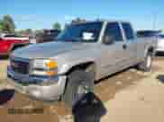 2005 GMC Sierra 1500 SLE z VIN 2GTEK19B051338259, wystawiony jako IAAI lot #41289552 z przebiegiem 208 575 mil mil oraz . Historia ofert i sprzedaży dostępna na DreamBid. Obrazek 2.