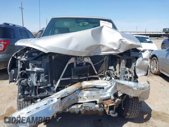 2004 Chevrolet Silverado 3500 with VIN 1GCHK33U24F235953, listed as a IAAI auction lot 41961405 with Not provided miles and . Bid and sale history available at DreamBid. Image 11.