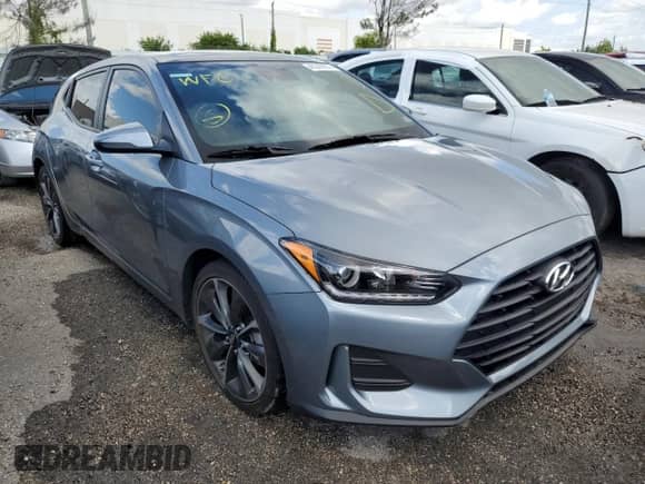 2020 Hyundai Veloster 2.0 z VIN KMHTG6AF7LU030068, wystawiony jako Copart lot #49342693 z przebiegiem 15 584 mil mil oraz . Historia ofert i sprzedaży dostępna na DreamBid. Obrazek 4.