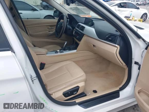 2012 BMW 3 Series 328i с VIN WBA3A5C52CF341655, выставлен на аукционе IAAI как лот 43333904 с пробегом 176 000 миль миль и . История ставок и продаж доступна на DreamBid. Изображение 5.