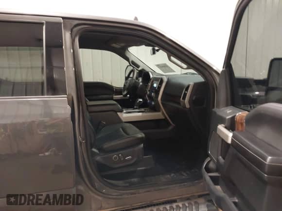 2018 Ford F-150 XL z VIN 1FTFW1EG4JKE23691, wystawiony jako IAAI lot #43305217 z przebiegiem 158 956 mil mil oraz . Historia ofert i sprzedaży dostępna na DreamBid. Obrazek 5.