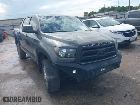 2013 Toyota Tundra с VIN 5TFEM5F12DX059359, выставлен на аукционе IAAI как лот 42451101 с пробегом 236 522 миль миль и . История ставок и продаж доступна на DreamBid. Изображение 1.