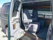 1998 Chevrolet Express Cargo YF7 z VIN 1GBFG15R2W1038615, wystawiony jako IAAI lot #41863919 z przebiegiem 254 288 mil mil oraz . Historia ofert i sprzedaży dostępna na DreamBid. Obrazek 8.