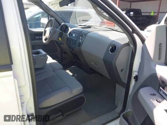 2007 Ford F-150 XLT z VIN 1FTRW12W47KB41987, wystawiony jako IAAI lot #43315296 z przebiegiem 89 783 mil mil oraz . Historia ofert i sprzedaży dostępna na DreamBid. Obrazek 5.