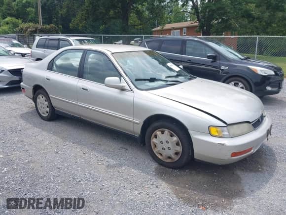 1996 Honda Accord LX with VIN 1HGCD563XTA152271, listed as a IAAI auction lot 42864789 with 268,002 mi miles and . Bid and sale history available at DreamBid. Image 1.